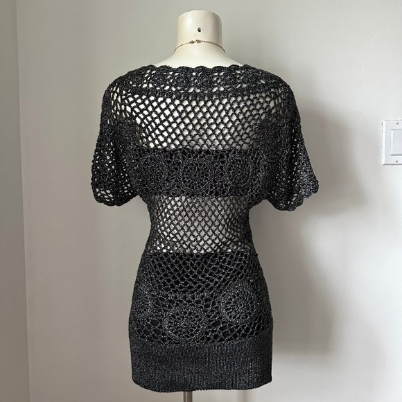 Suzy Shier | Stretch Crochet Mesh Knit Tunic Top (Grey, Small) - Picture 2 of 9